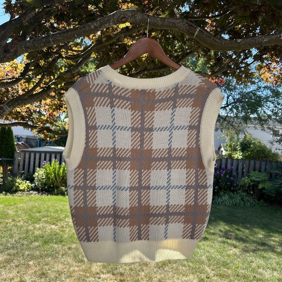 Mymyt Knit Vest - Picture 3 of 4